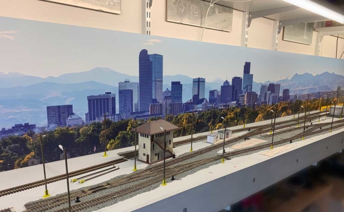 modellbahnhintergrund-modellbahning-kunde-bjoern-christoph Kundenfoto: Modellbahnhintergrund "Denver Skyline" Björn Christoph